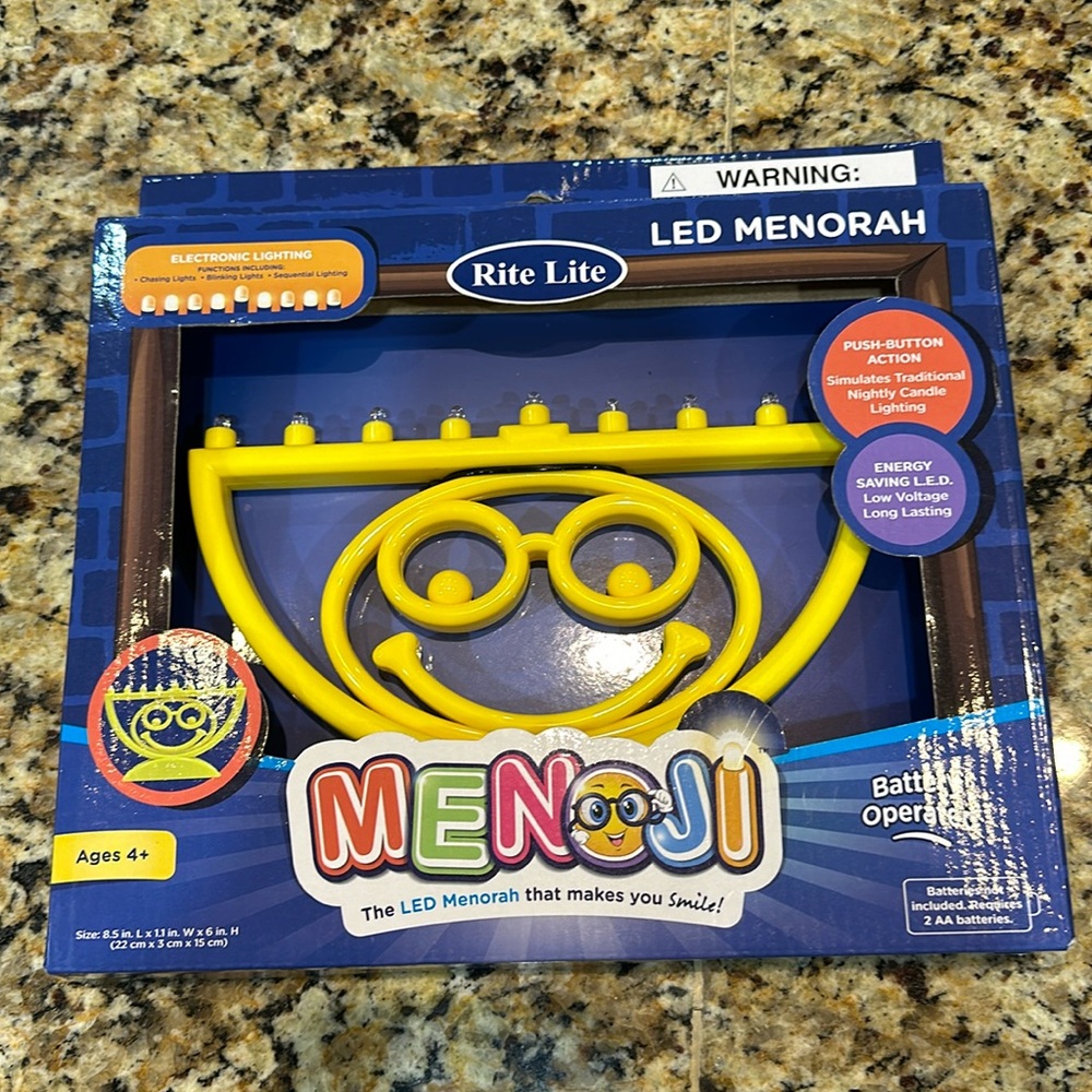 RITE LITE MENOJI LED MENORAH NWT